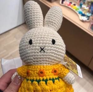 Meet your Posher, Eiko